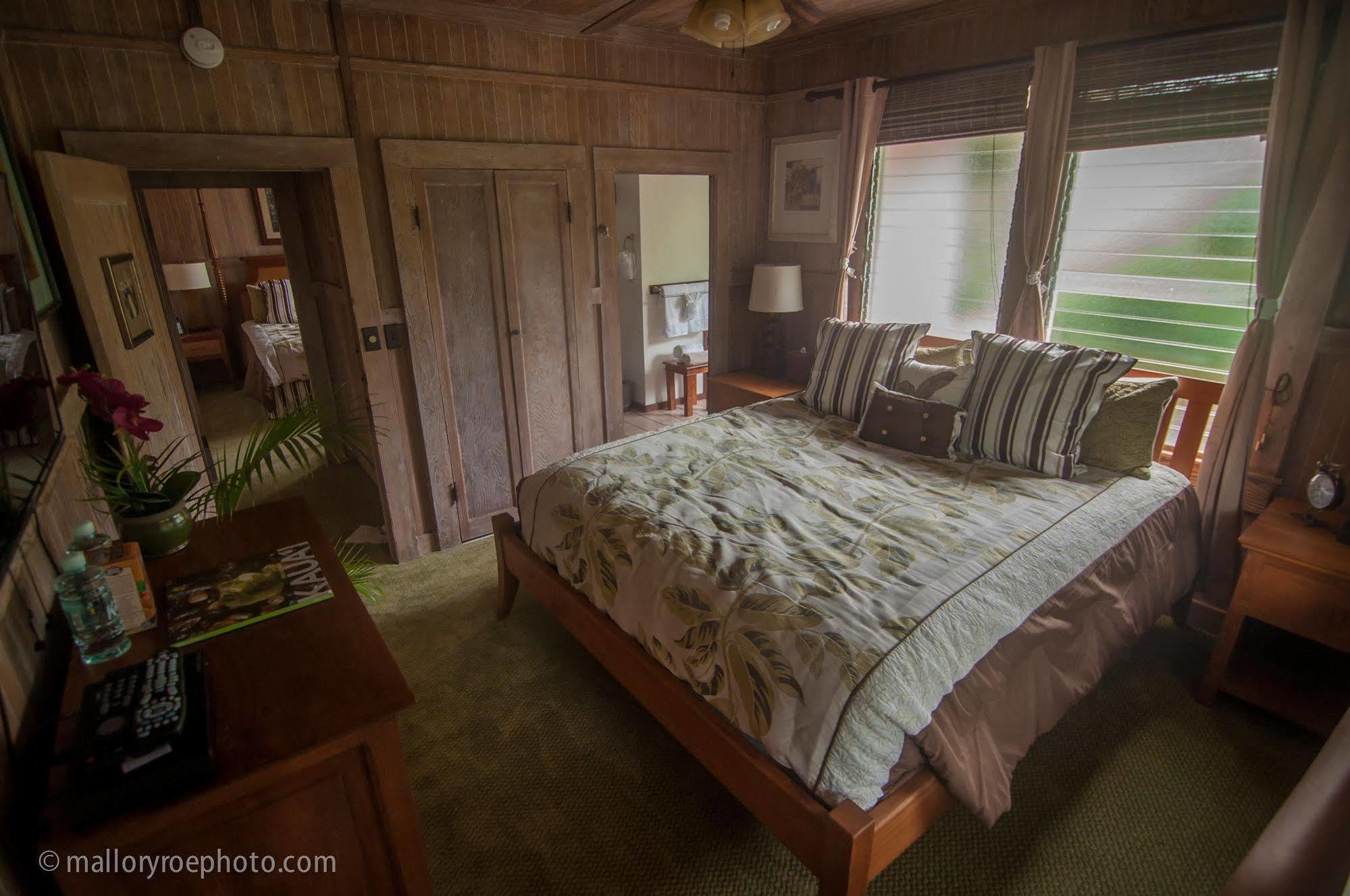 Poipu Bed And Breakfast Inn Koloa Exterior photo